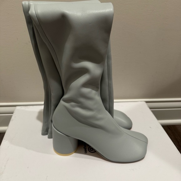 MM6 Maison Margiela Anatomic Thigh High Tabi Shaped Tall Heeled Boot Pearl Blue - Picture 8 of 16